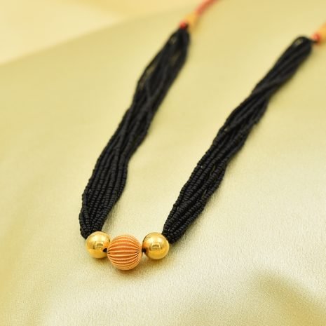 GNK-35573 BLACK BEADS WITH LAKH MANI NACKLACE